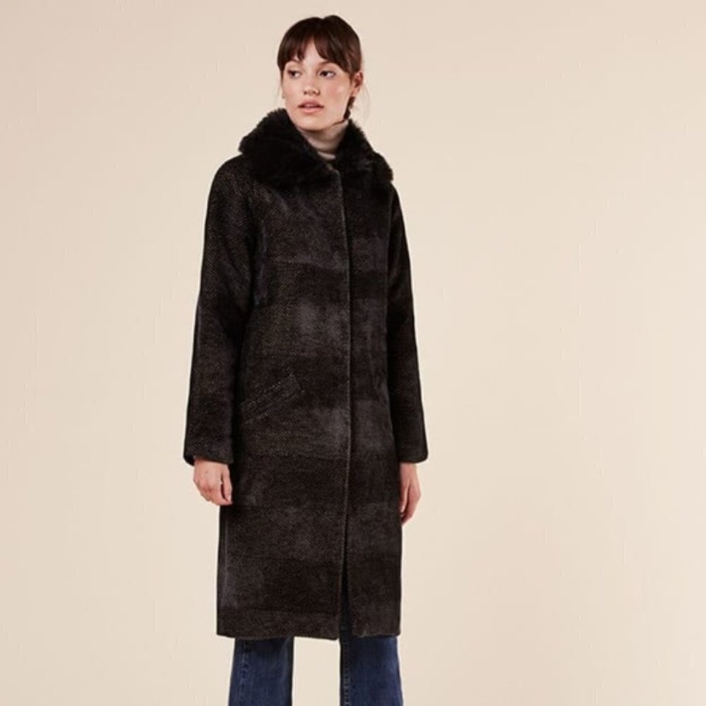 Reformation Rockefeller Coat in Queensland Size S - Picture 2 of 11